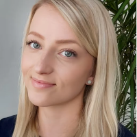 Headshot of Eveliina Raitenen