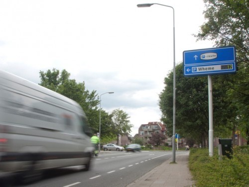 Parking signs with real time parking data