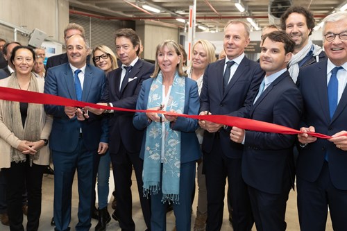 Philippe Op de Beeck, Chief Executive Officer APCOA PARKING Holding and Detlef Wilmer, Managing Director of APCOA PARKING Deutschland GmbH, which played a key role in the new car park’s development, are delighted that residents and visitors to central Luxembourg will now be able to experience APCOA’s exceptional services. Together with Thierry Behiels, CEO of CODIC International, and Lydie Polfer, Mayor of the City of Luxembourg, they inaugurated the latest addition to APCOA’s family of multi-story parking facilities after the ceremonial cutting of the red ribbon. 