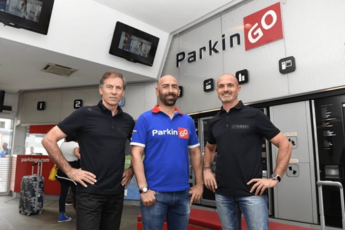 Yamaha and ParkinGO representatives